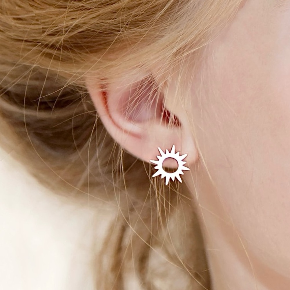 NEW Dainty Sunburst Sun stud Earrings Silver color - Boutique
